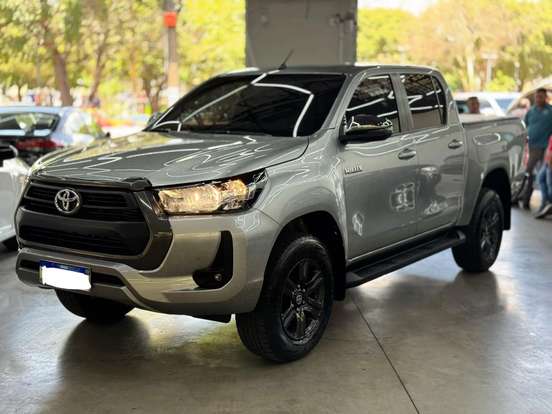 TOYOTA-HILUX-2024