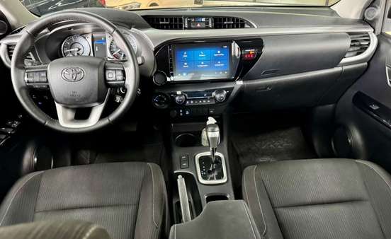 TOYOTA-HILUX-2024