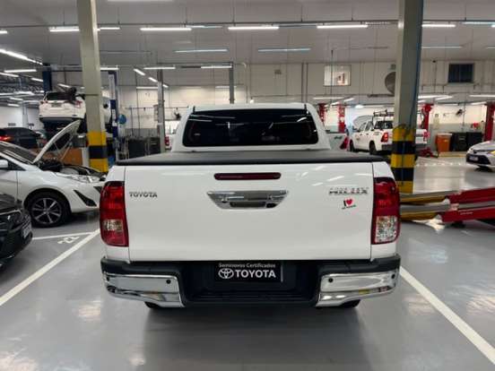 TOYOTA-HILUX-2024