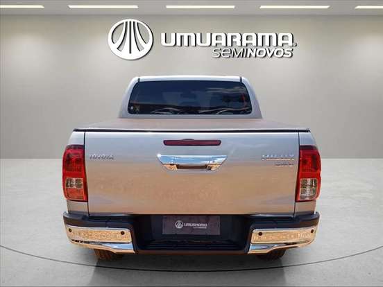 TOYOTA-HILUX-2022