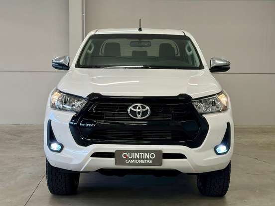 TOYOTA-HILUX-2021