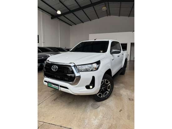 TOYOTA-HILUX-2023