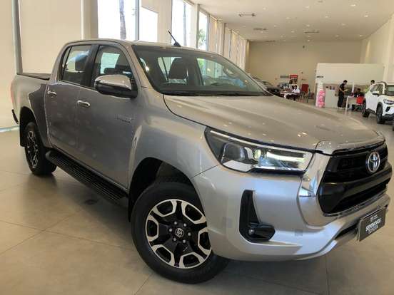 TOYOTA-HILUX-2025