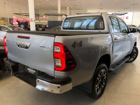 TOYOTA-HILUX-2025