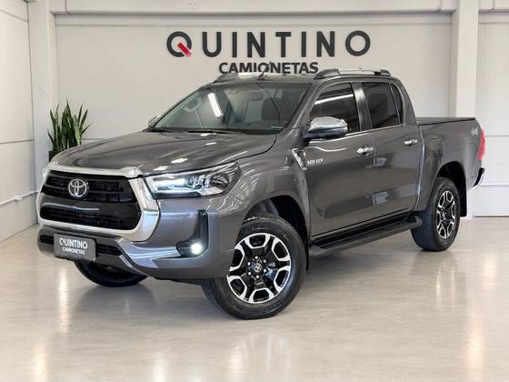 TOYOTA HILUX 2.8 D-4D TURBO DIESEL CD SRX 4X4 AUTOMÁTICO