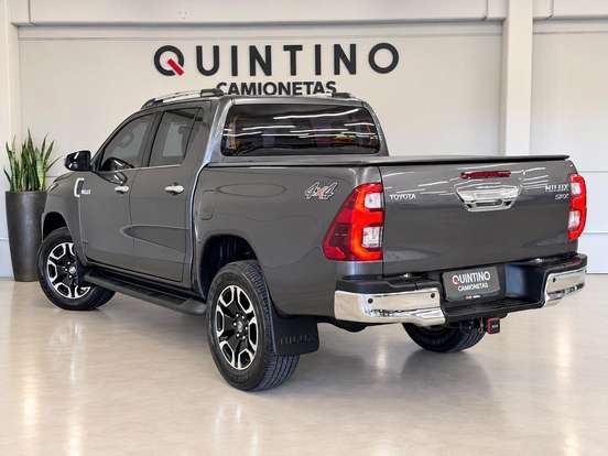 TOYOTA-HILUX-2021