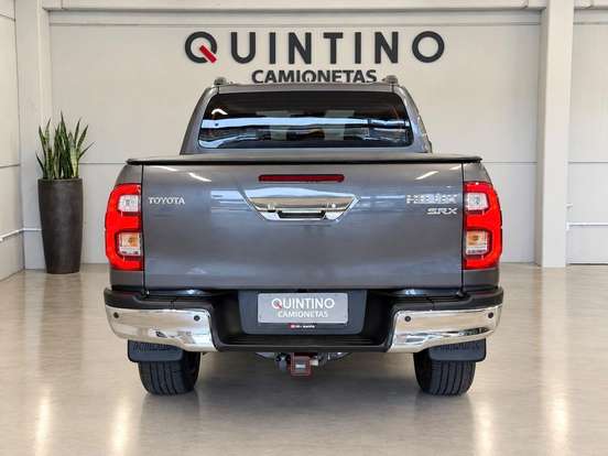 TOYOTA-HILUX-2021