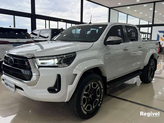 TOYOTA-HILUX-2024