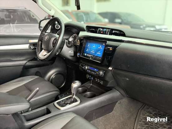 TOYOTA-HILUX-2024