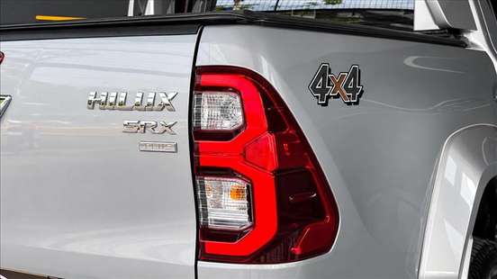 TOYOTA-HILUX-2026