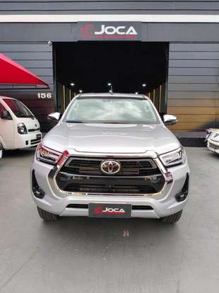 TOYOTA-HILUX-2.8 D-4D TURBO DIESEL CD SRX 4X4 AUTOMÁTICO TOYOTA-HILUX-2025