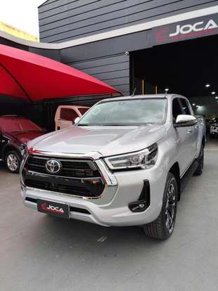 TOYOTA-HILUX-2.8 D-4D TURBO DIESEL CD SRX 4X4 AUTOMÁTICO TOYOTA-HILUX-2025