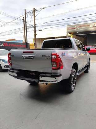 TOYOTA-HILUX-2025