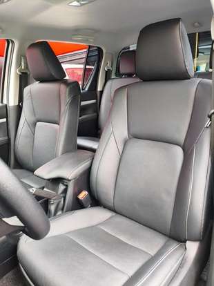 TOYOTA-HILUX-2.8 D-4D TURBO DIESEL CD SRX 4X4 AUTOMÁTICO TOYOTA-HILUX-2025
