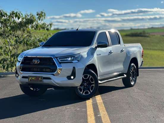 TOYOTA-HILUX-2021