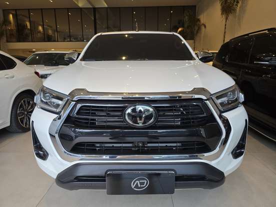 TOYOTA-HILUX-2023