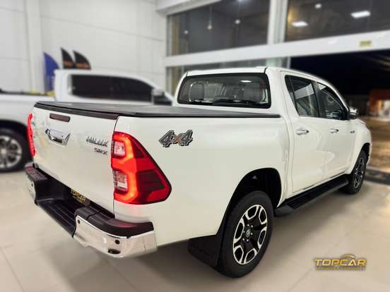TOYOTA-HILUX-2021
