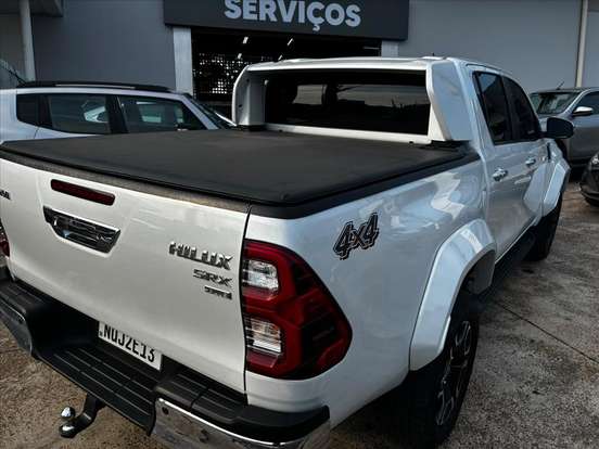 TOYOTA-HILUX-2.8 D-4D TURBO DIESEL CD SRX PLUS 4X4 AUTOMÁTICO TOYOTA-HILUX-2025