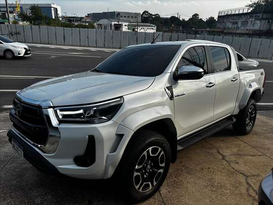 TOYOTA-HILUX-2025