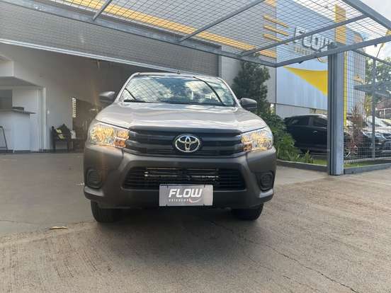 TOYOTA-HILUX-2.8 D-4D TURBO DIESEL CS 4X4 AUTOMÁTICO TOYOTA-HILUX-2025