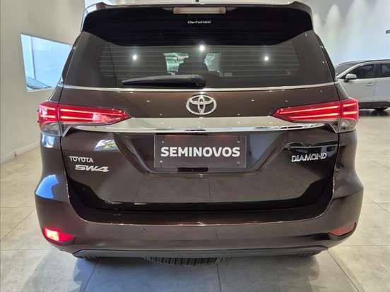 TOYOTA-HILUX-2.8 SR 4X4 CD 16V DIESEL 4P AUTOMÁTICO TOYOTA-HILUX-2018