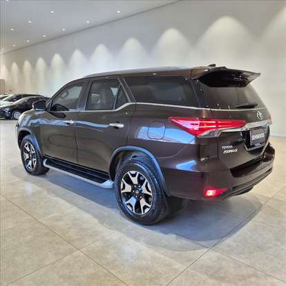 TOYOTA-HILUX-2018