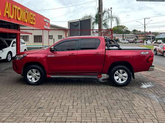 TOYOTA-HILUX-2.8 SR 4X4 CD 16V DIESEL 4P AUTOMÁTICO TOYOTA-HILUX-2016