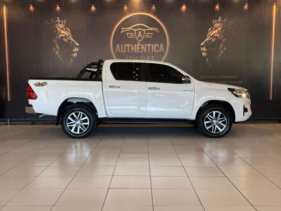 TOYOTA-HILUX-2019