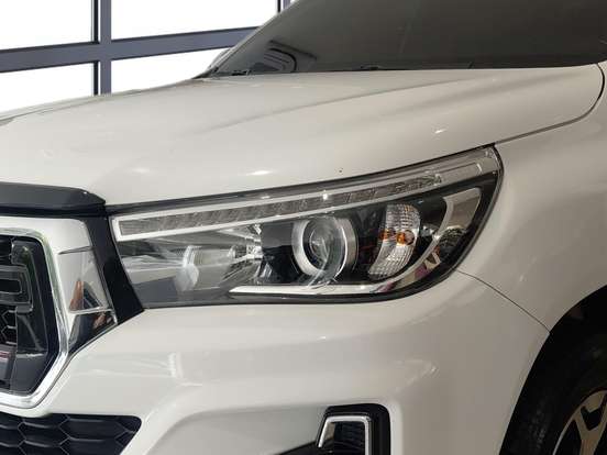 TOYOTA-HILUX-2019