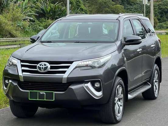 TOYOTA-HILUX-2.8 SRX 4X4 CD 16V DIESEL 4P AUTOMÁTICO TOYOTA-HILUX-2019