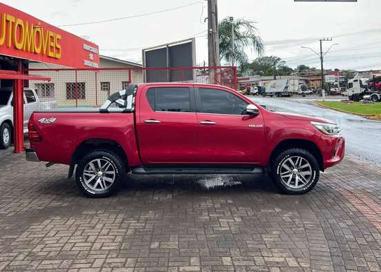 TOYOTA-HILUX-2.8 SRX 4X4 CD 16V DIESEL 4P AUTOMÁTICO TOYOTA-HILUX-2016