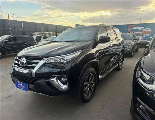 TOYOTA HILUX 2.8 SRX 4X4 CD 16V DIESEL 4P AUTOMÁTICO
