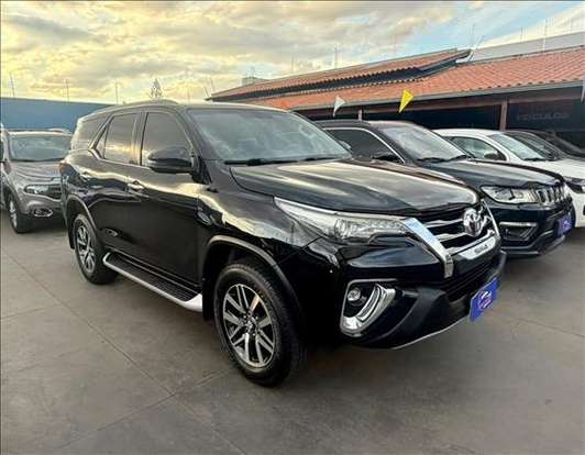 TOYOTA-HILUX-2020