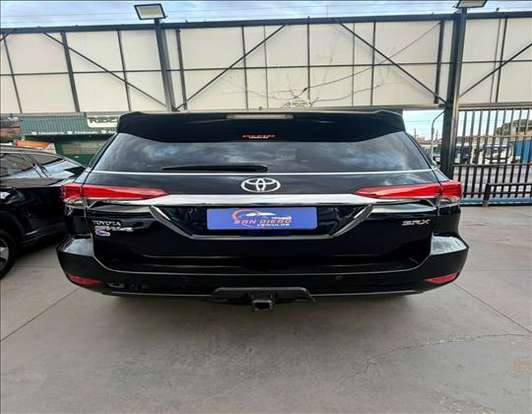 TOYOTA-HILUX-2020