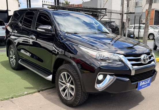 TOYOTA-HILUX-2017