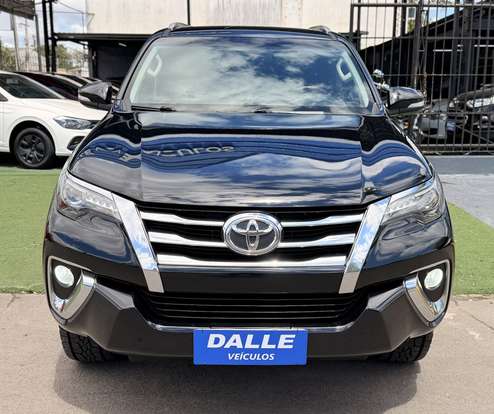 TOYOTA-HILUX-2017