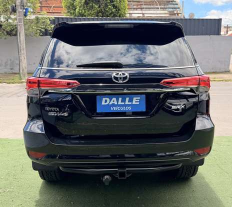 TOYOTA-HILUX-2.8 SRX 4X4 CD 16V DIESEL 4P AUTOMÁTICO TOYOTA-HILUX-2017