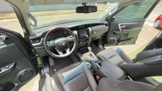 TOYOTA-HILUX-2.8 SRX 4X4 CD 16V DIESEL 4P AUTOMÁTICO TOYOTA-HILUX-2017
