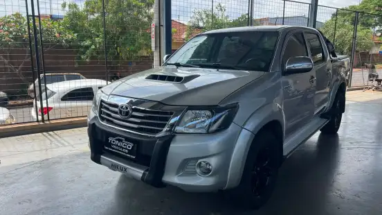 TOYOTA-HILUX-2012