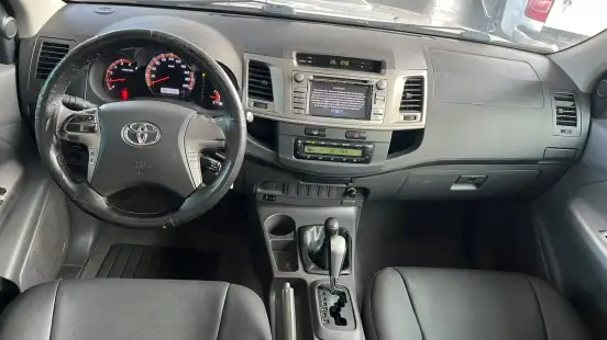 TOYOTA-HILUX-2012