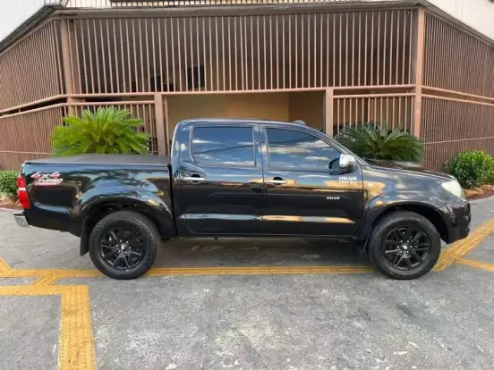 TOYOTA-HILUX-3.0 SRV 4X4 CD 16V TURBO INTERCOOLER DIESEL 4P AUTOMÁTICO TOYOTA-HILUX-2005