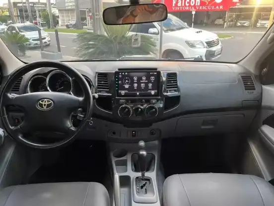 TOYOTA-HILUX-2005