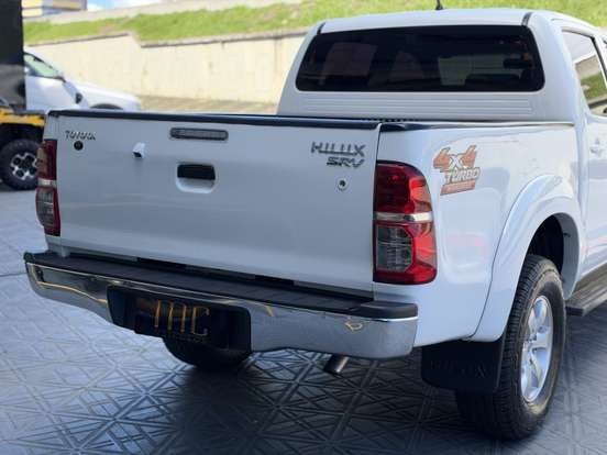 TOYOTA-HILUX-3.0 SRV 4X4 CD 16V TURBO INTERCOOLER DIESEL 4P AUTOMÁTICO TOYOTA-HILUX-2013
