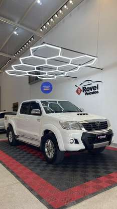TOYOTA-HILUX-3.0 SRV 4X4 CD 16V TURBO INTERCOOLER DIESEL 4P AUTOMÁTICO TOYOTA-HILUX-2015