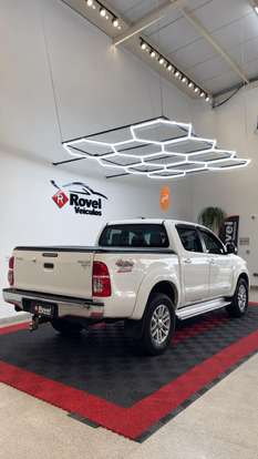 TOYOTA-HILUX-2015
