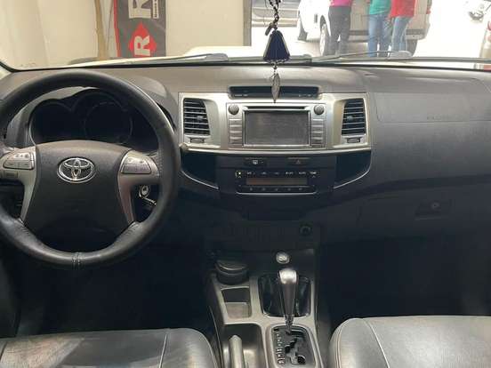 TOYOTA-HILUX-3.0 SRV 4X4 CD 16V TURBO INTERCOOLER DIESEL 4P AUTOMÁTICO TOYOTA-HILUX-2015