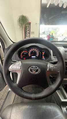 TOYOTA-HILUX-2015