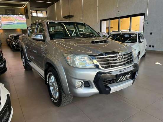 TOYOTA-HILUX-2014