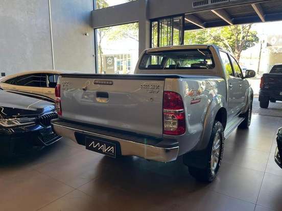 TOYOTA-HILUX-3.0 SRV 4X4 CD 16V TURBO INTERCOOLER DIESEL 4P AUTOMÁTICO TOYOTA-HILUX-2014