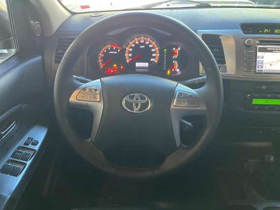 TOYOTA-HILUX-3.0 SRV 4X4 CD 16V TURBO INTERCOOLER DIESEL 4P AUTOMÁTICO TOYOTA-HILUX-2014